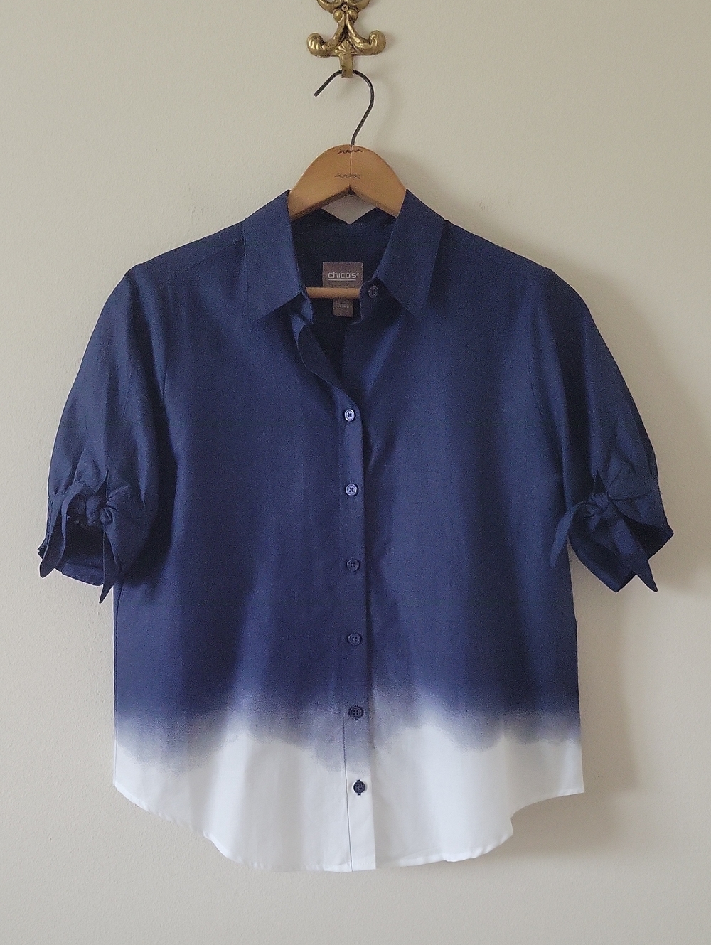 Chico's Navy White Dip Dye Short Sleeve Tie Cuff Button Down Size Small